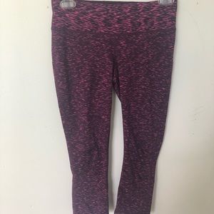 Cropped purple leggings